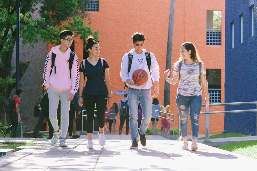 La prepa Tec de Monterrey ofrece a sus alumnos una preparación académica global, junto con actividades de vivencia estudiantil 
