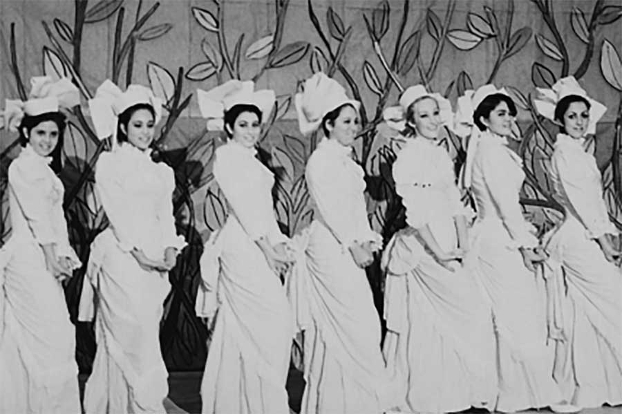 Alumnas del Tec en la puesta en escena "Hello Dolly", primera revista musical del Tec de Monterrey