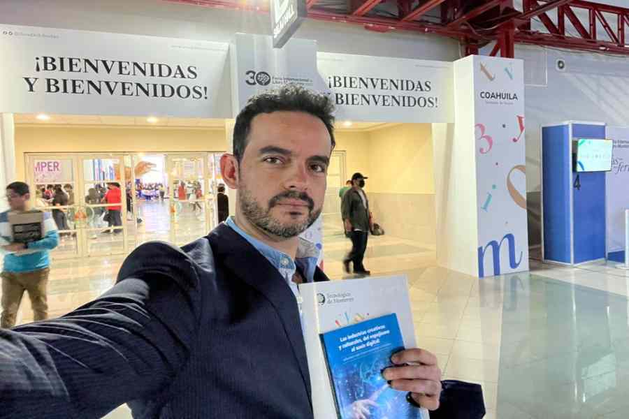 Presenta su nuevo libro en la FIL Monterrey