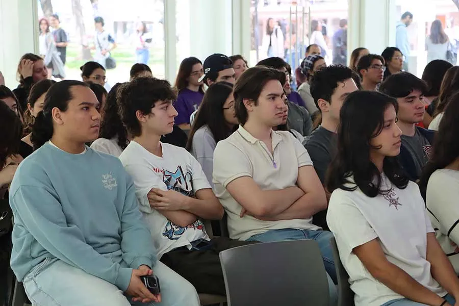 Asistentes al Panel internacional de mujeres líderes de PrepaTec Monterrey. 