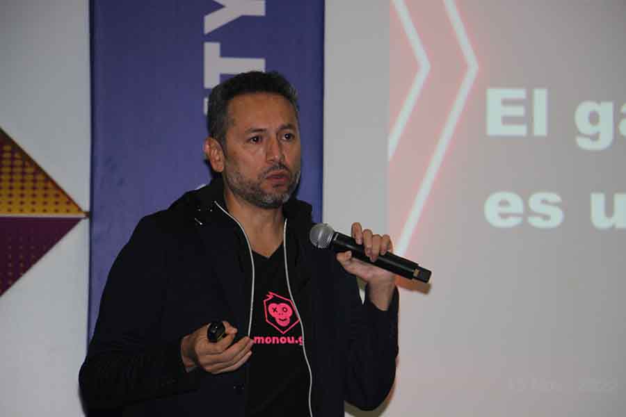 Raúl Aguilar, CEO de Monou, ofreció una visión sobre los videojuegos dentro de INCmty. 