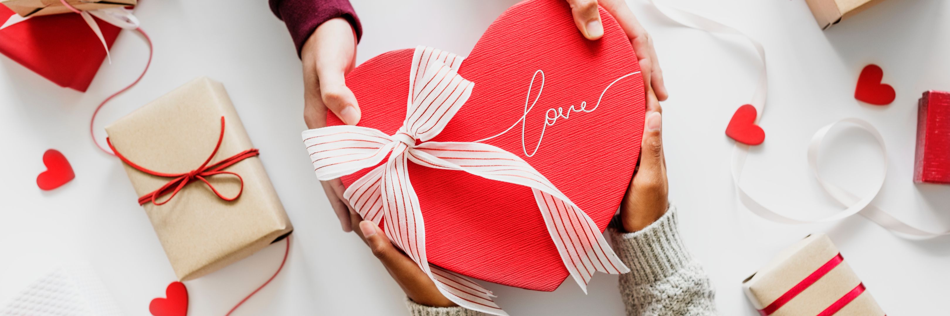 Caja de regalo en forma de corazón