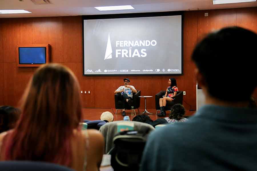 Retos del cine joven en México, impartida por el cineasta Fernando Frías, en el Tec Guadalajara. 