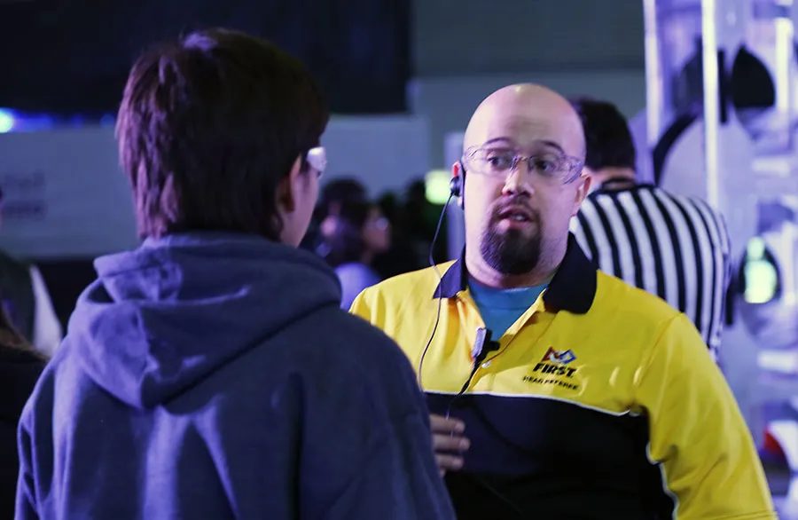 Ricardo Delfín: Viene de Facebook como árbitro del torneo de robótica que lo inspiró