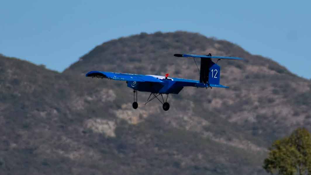 Alumnos del Tec Guadalajara crearon aeronave para competencia SAE de radio control.