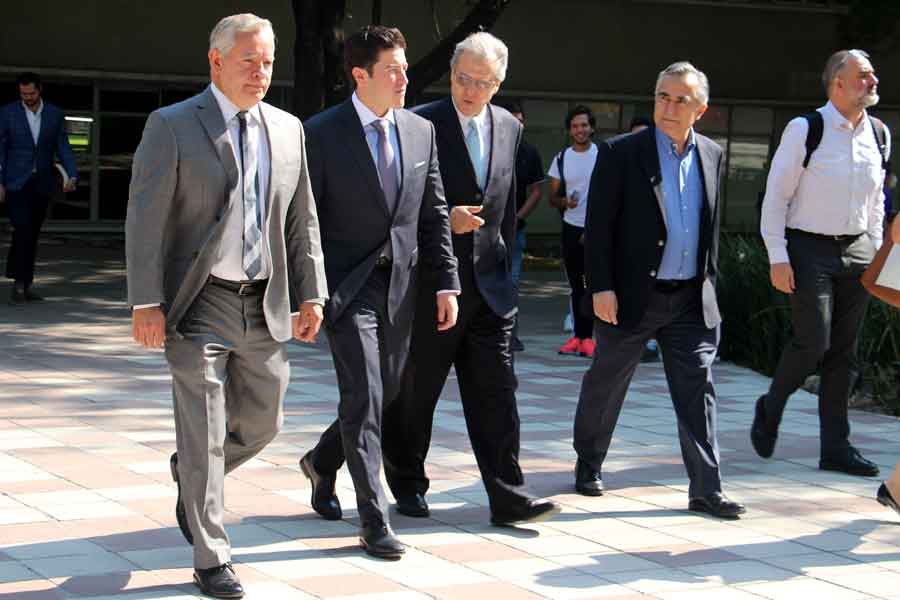 Autoridades del Tec dieron la bienvenida al gobernador de Nuevo León al Campus Monterrey.