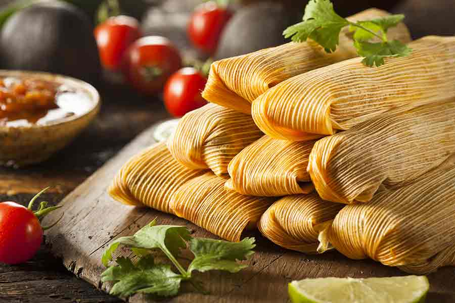 En las cenas navideñas mexicanas es común que las familias coman tamales