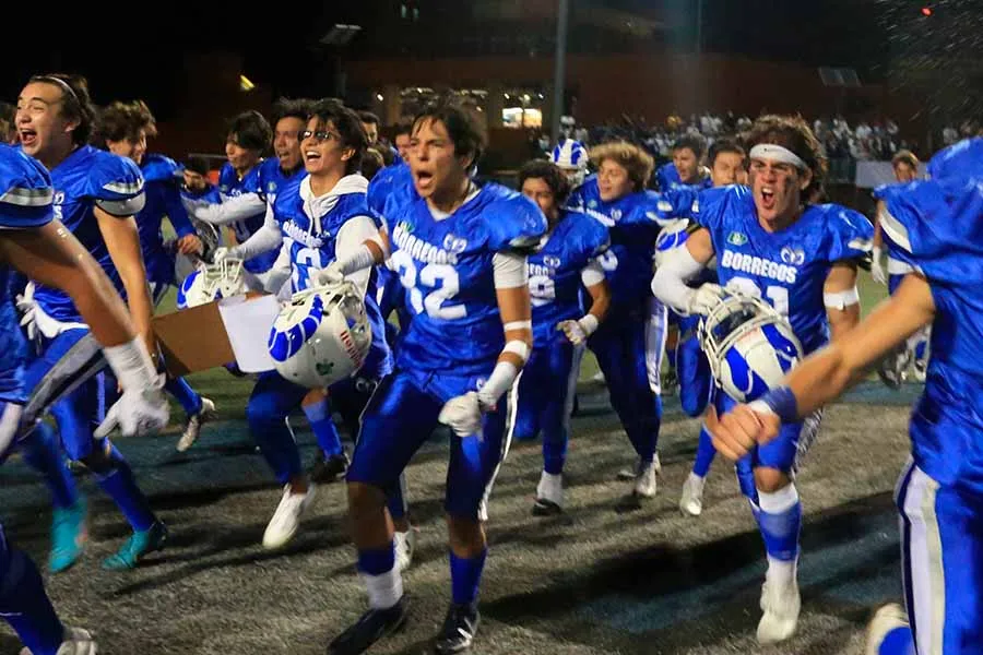 Equipo de fútbol americano juvenil Tec Santa Fe campeones de la ONEFA