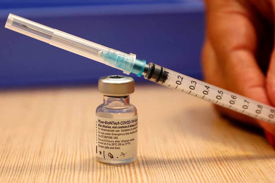 La vacuna Pfizer es una de las que se aplicarán a poblaciones vulnerables en EU.