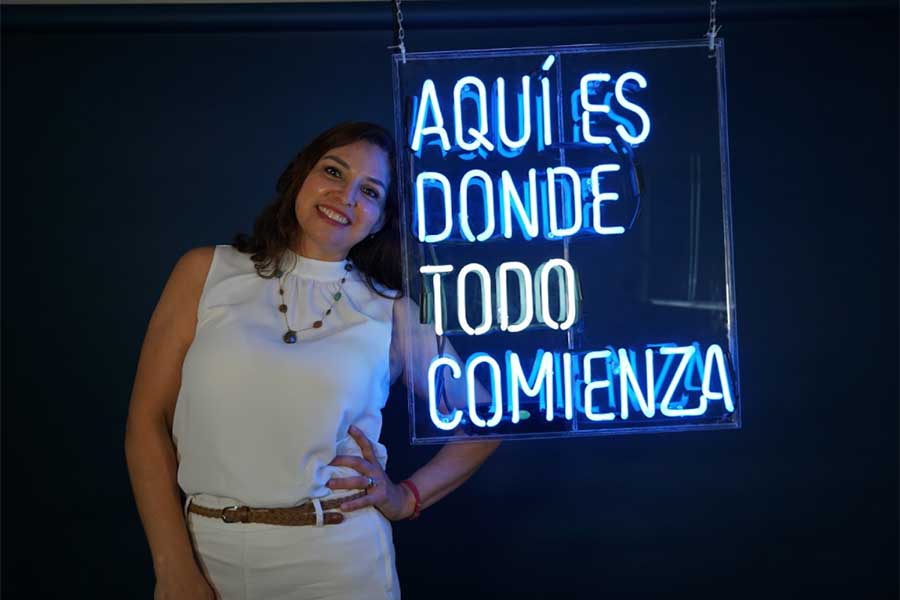 Zoé Montoya, la ganadora del Premio a la Formación LiFE, acompaña a los estudiantes desde que ingresan a estudiar su carrera profesional.