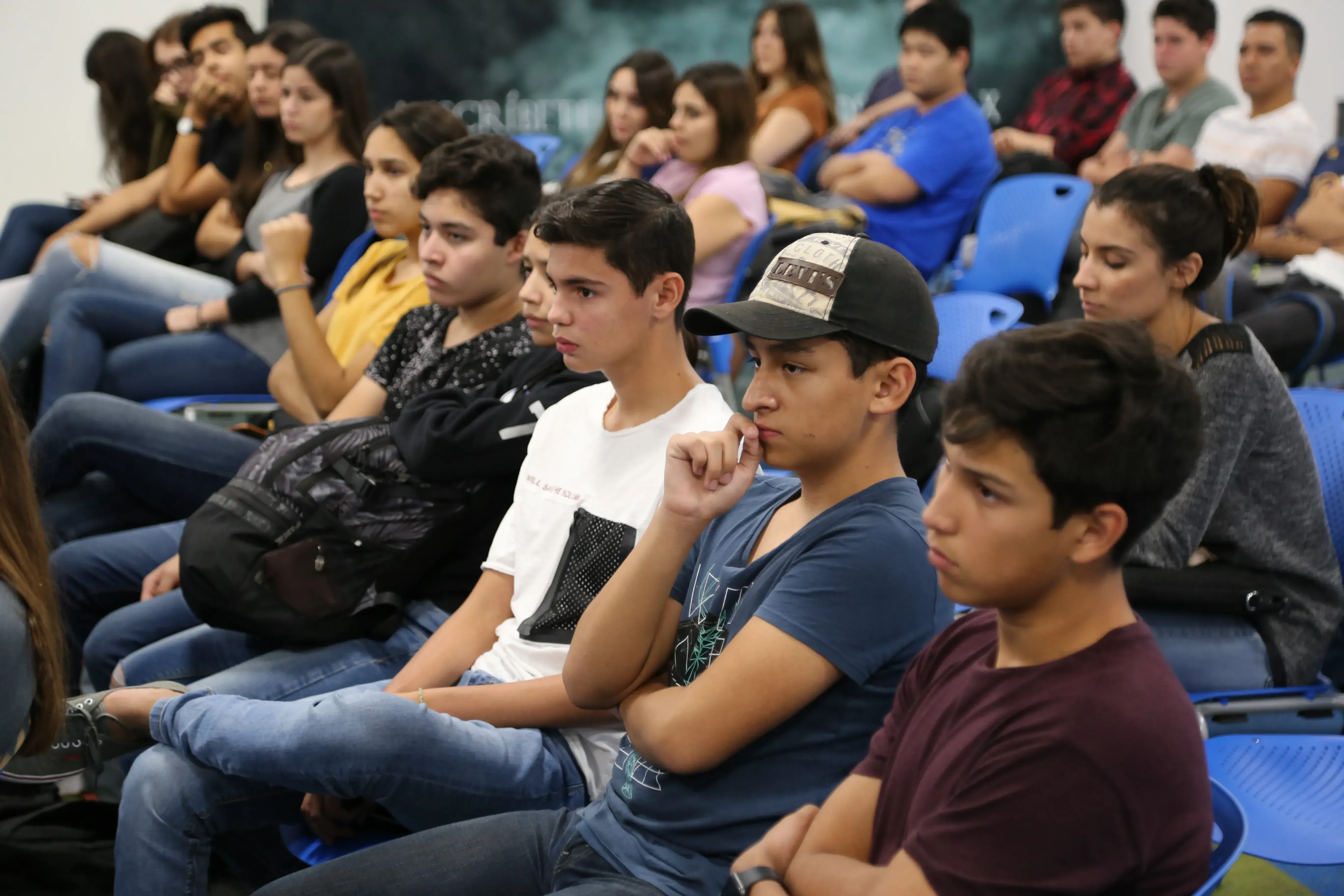Alumnos participando en el Día de las Humanidades