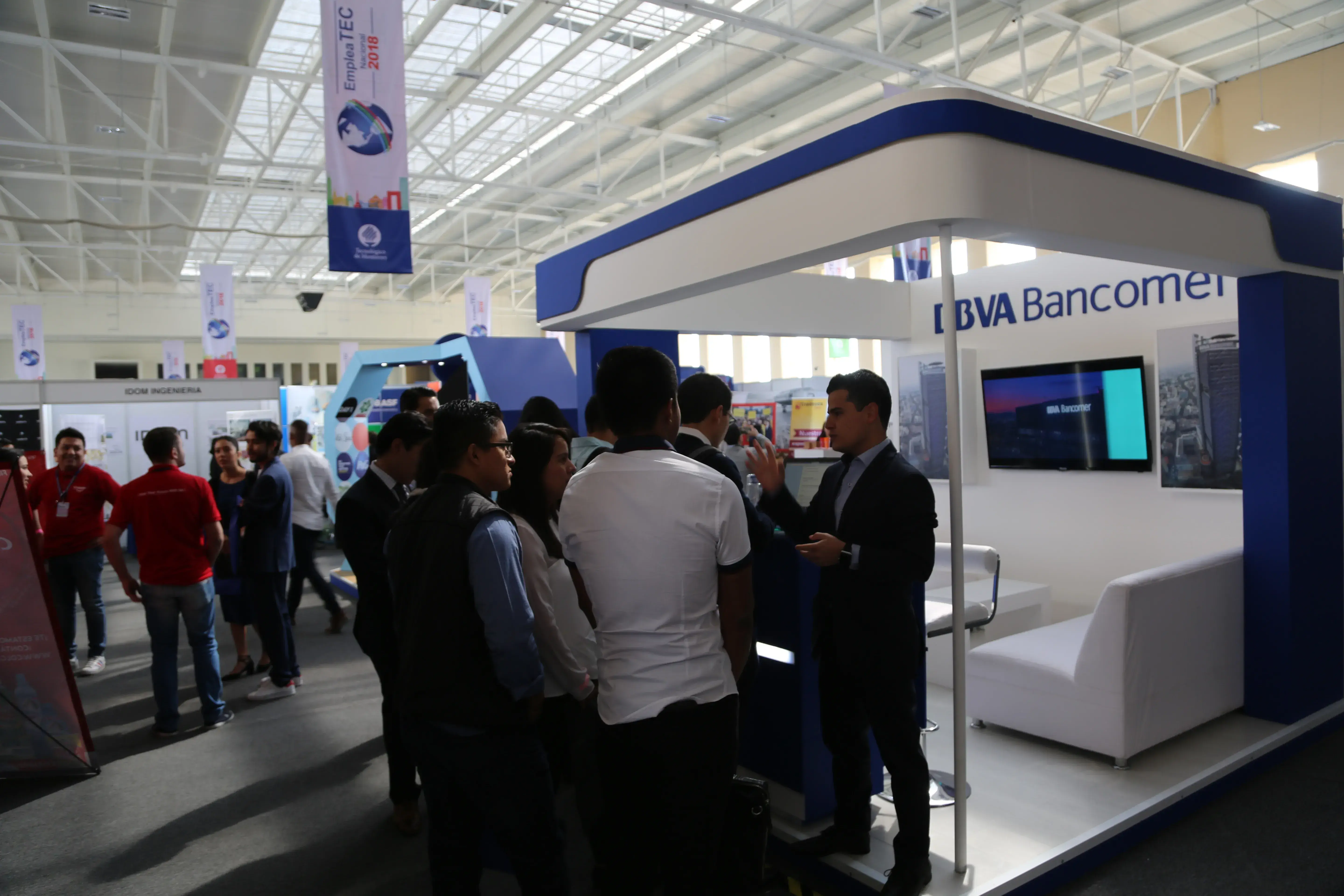 Stand de BANCOMER.