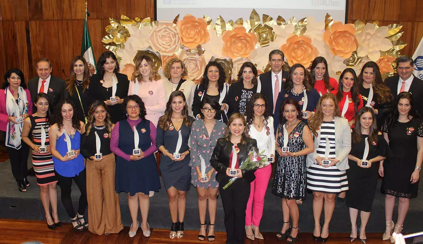 Ganadoras de la sexta edición del Premio Mujer Tec 