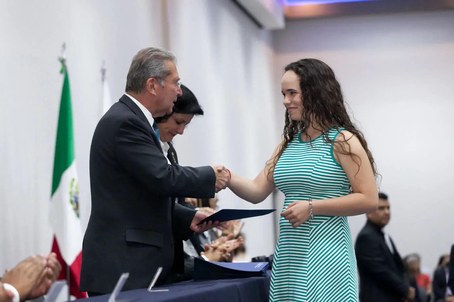 Entrega de reconocimientos a nuestros alumnos y profesores 
