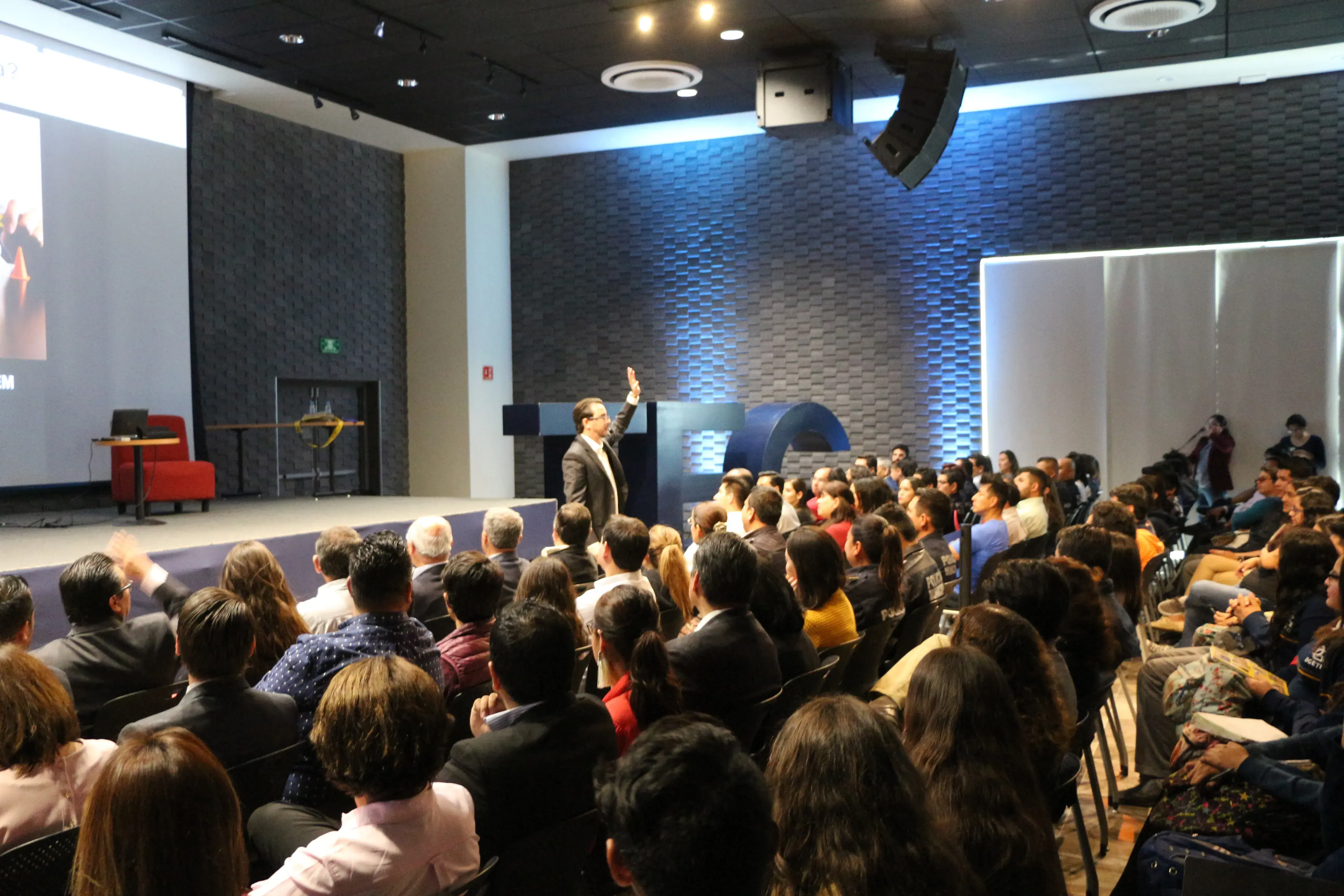 Conferencia Cibercrimen ¿Cómo opera?