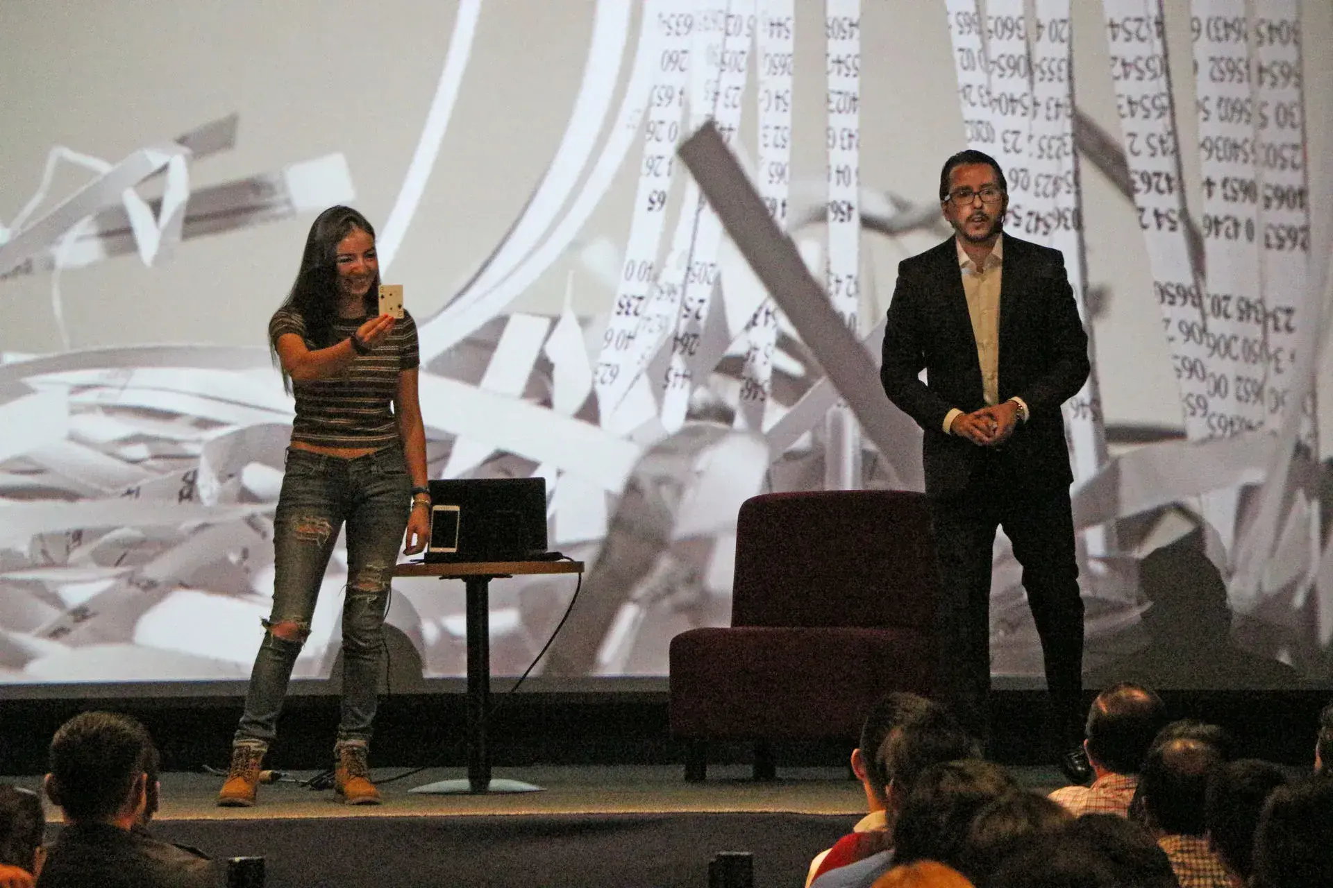 Conferencia Cibercrimen ¿Cómo opera?