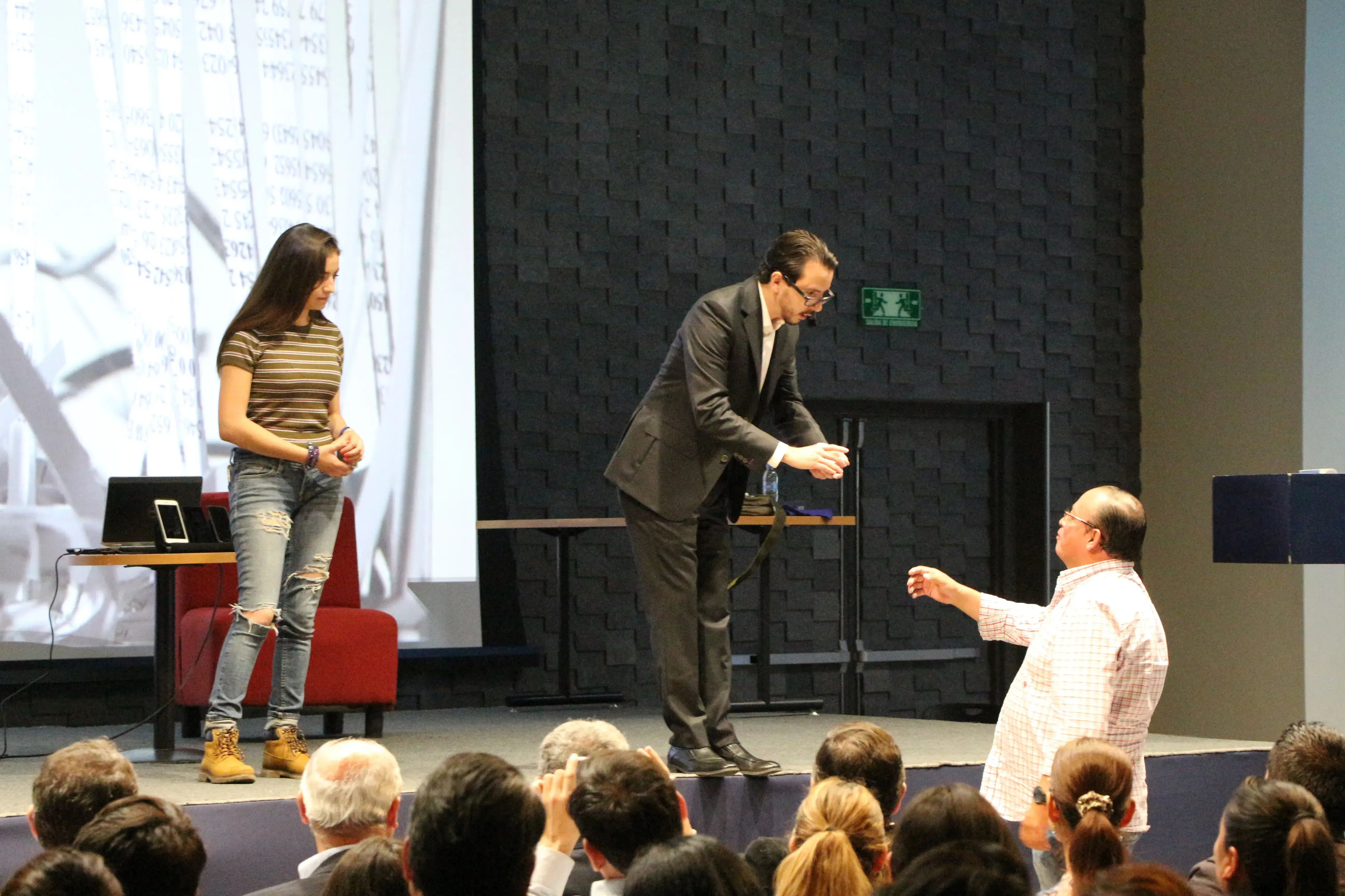 Conferencia Cibercrimen ¿Cómo opera?
