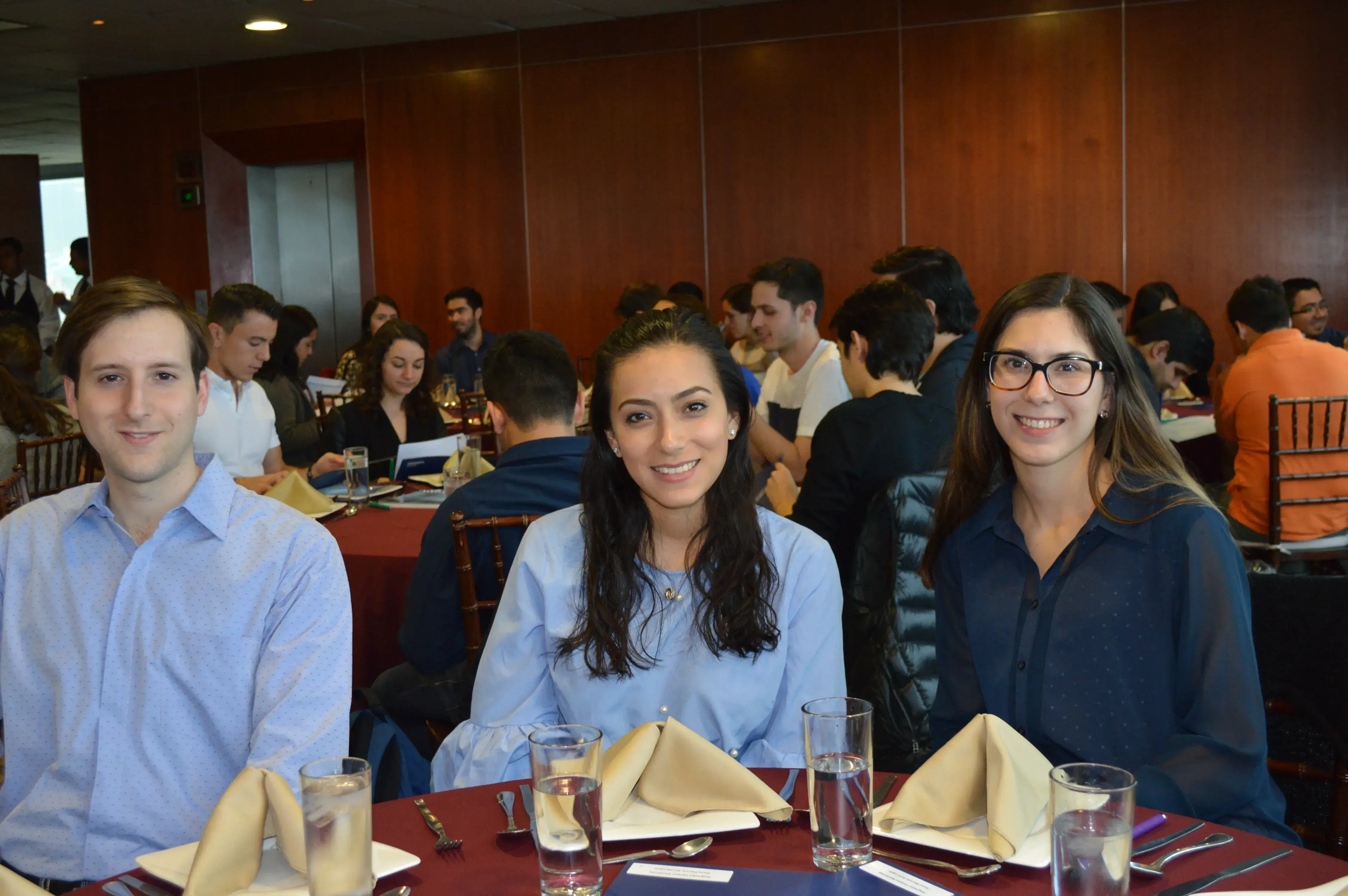 Estudiantes de la Escuela de Ingeniería y Ciencias durante su ceremonia de premiación en Campus Monterrey.
