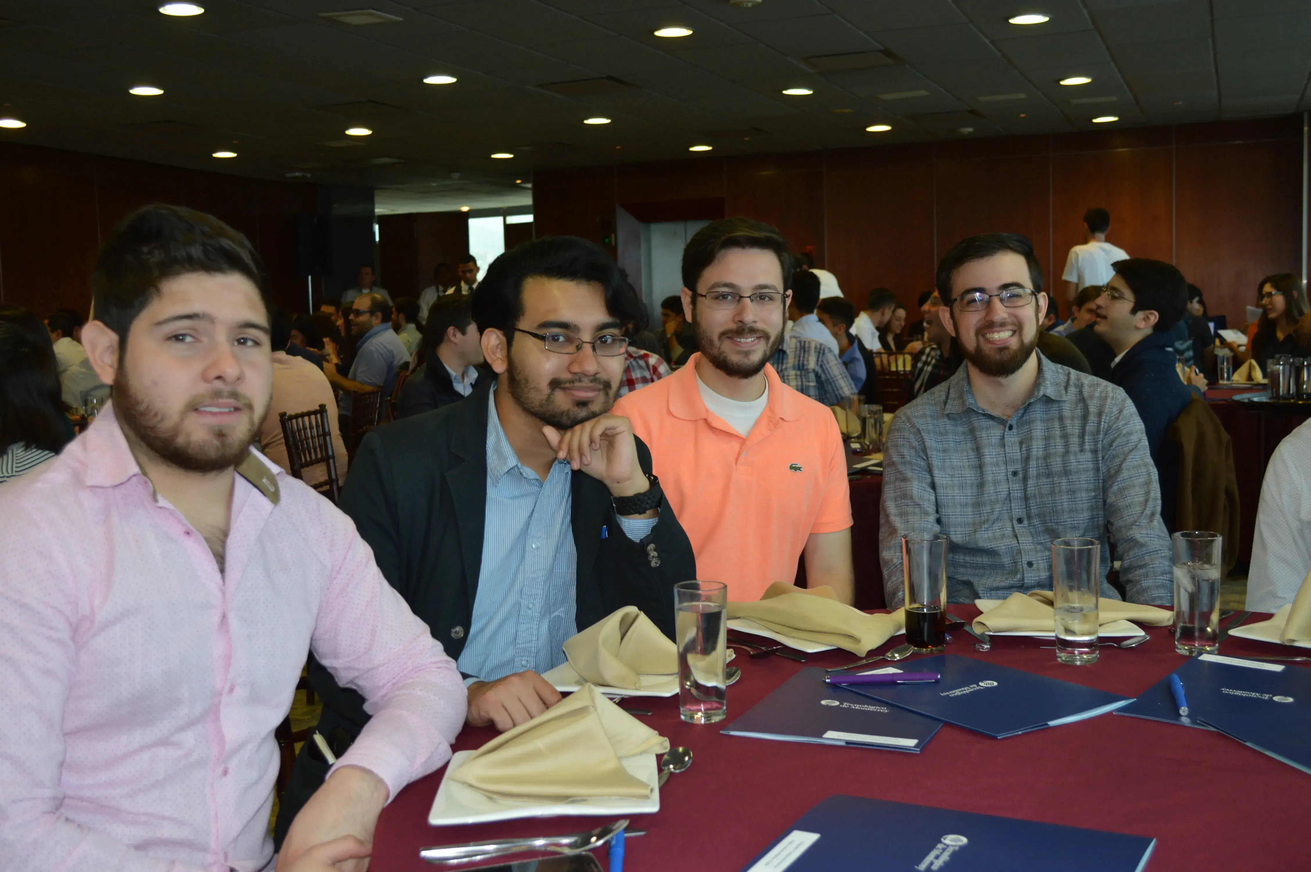 Estudiantes de la Escuela de Ingeniería y Ciencias durante su ceremonia de premiación en Campus Monterrey.