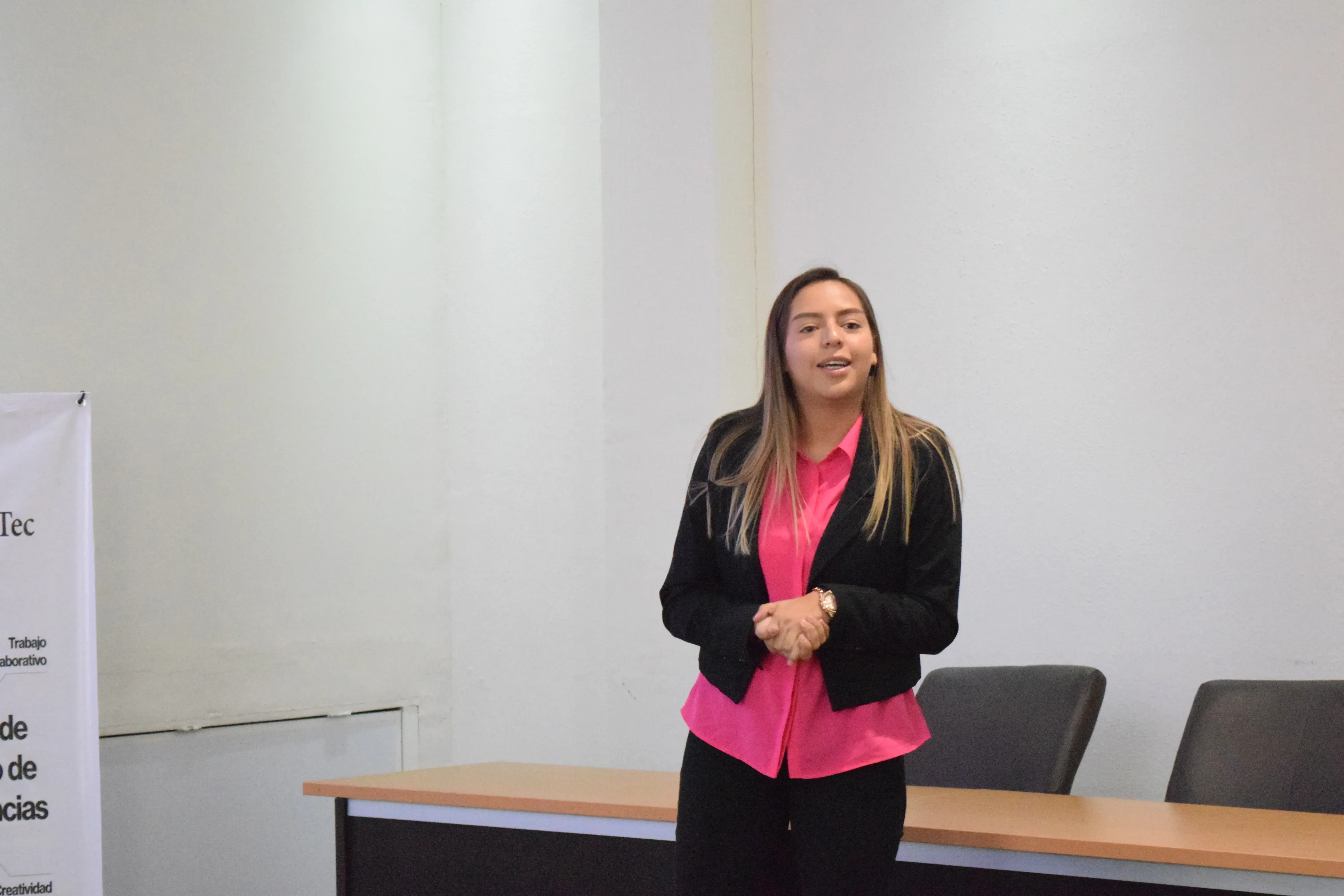 alumno exponiendo 