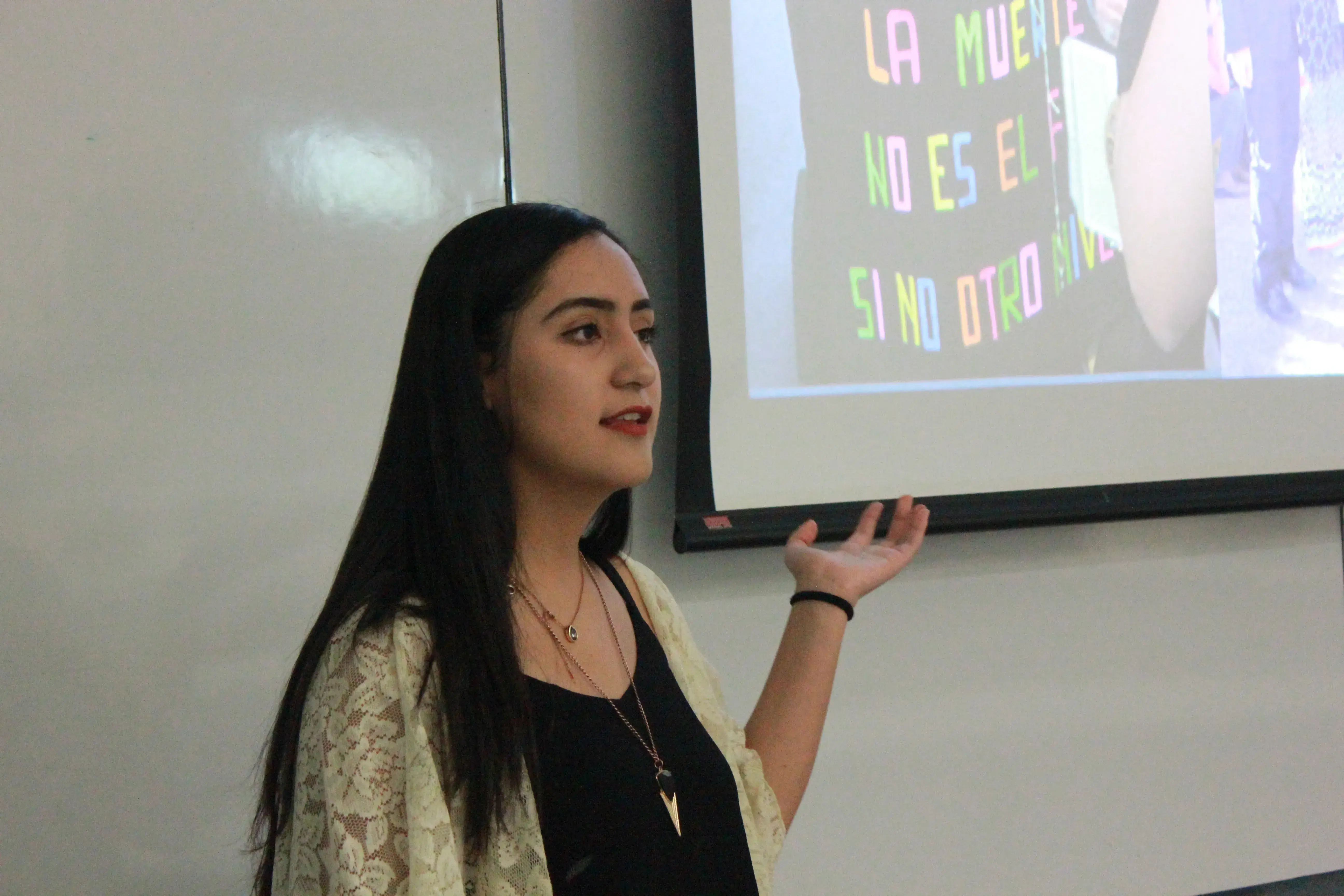 alumno exponiendo 