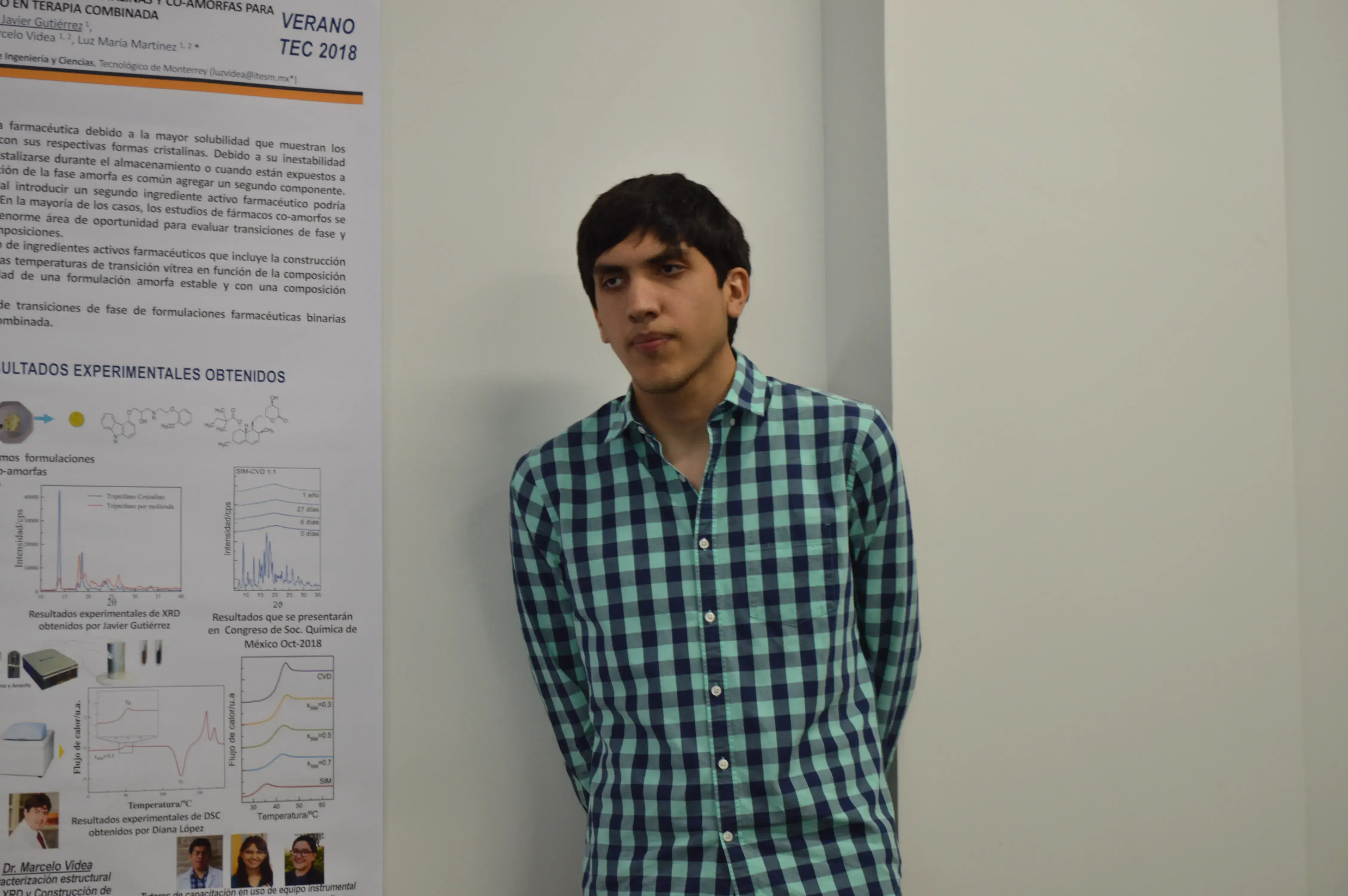 Javier Gutiérrez presentando su proyecto