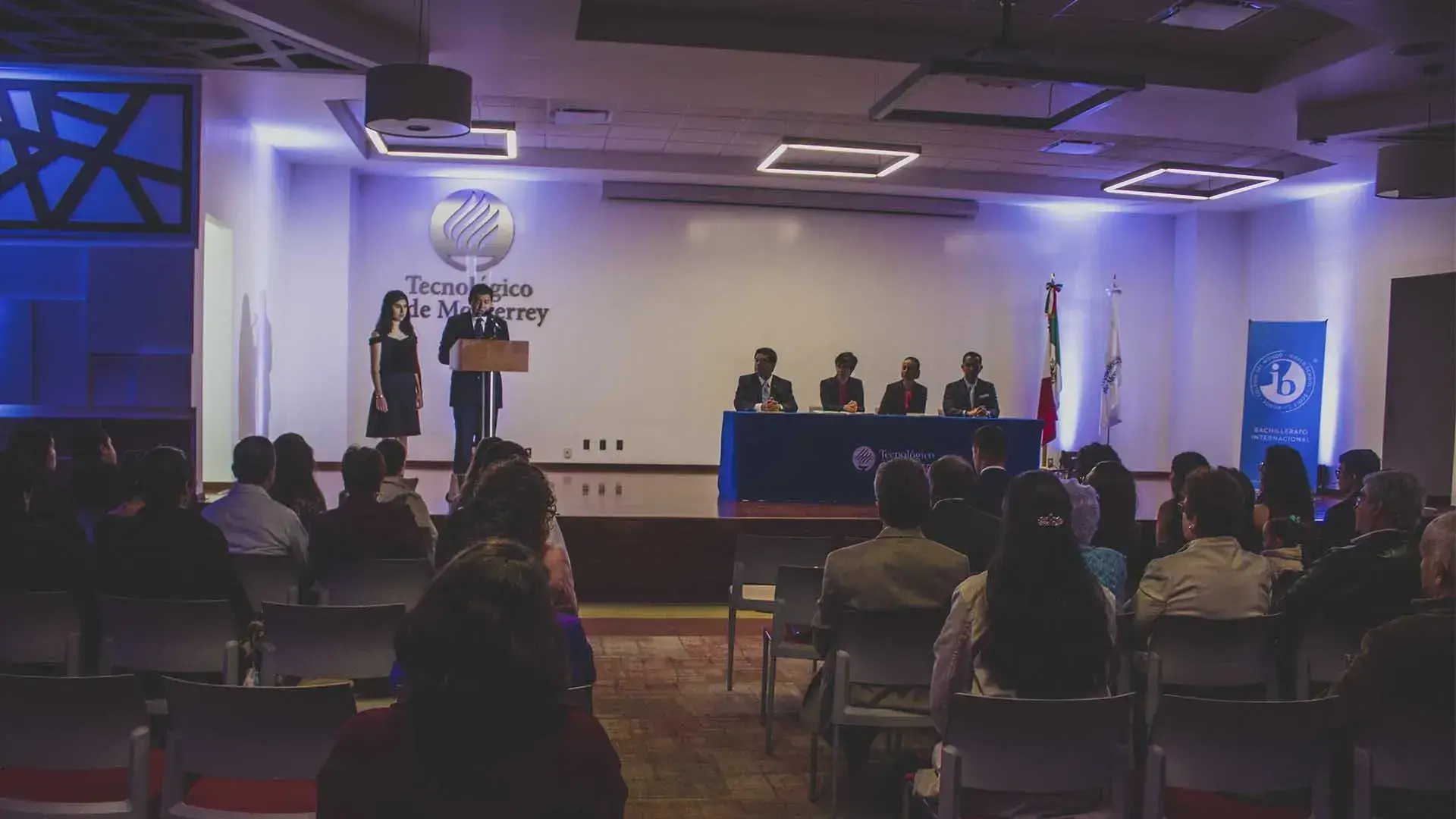 Entrega de diplomas del Bachillerato Internacional