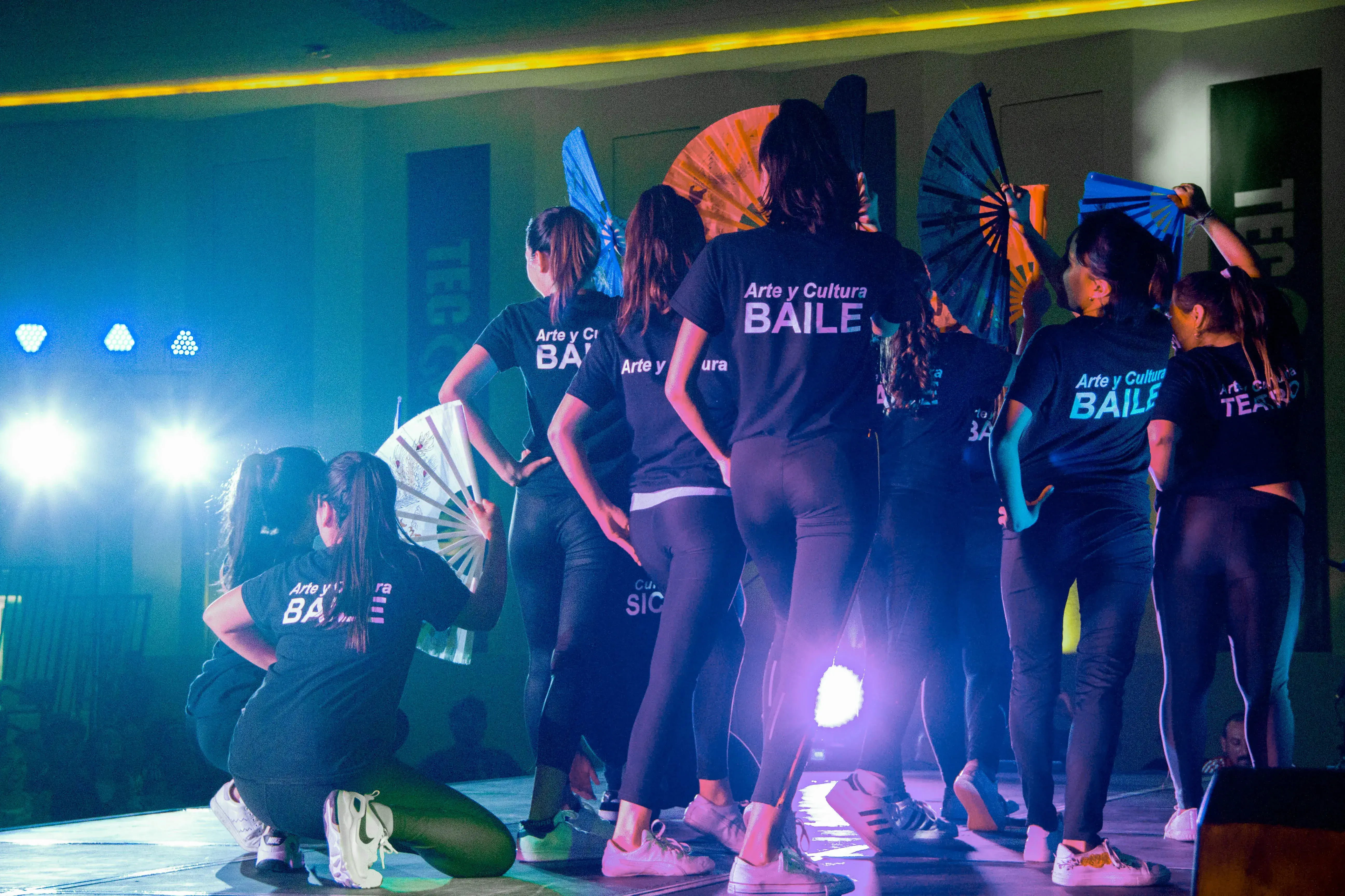 Alumnas del grupo representativo de baile