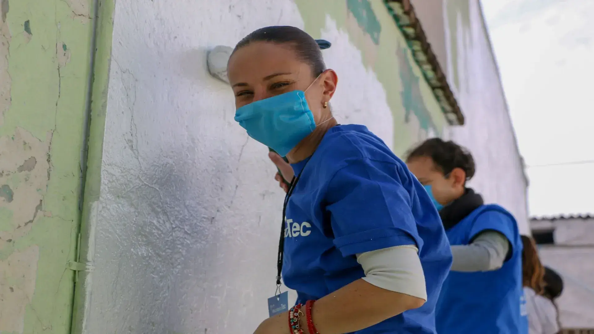 La comunidad del Tec Campus Toluca unió esfuerzos para pintar la escuela Mihuel Hidalgo en San Antonio Buenavista