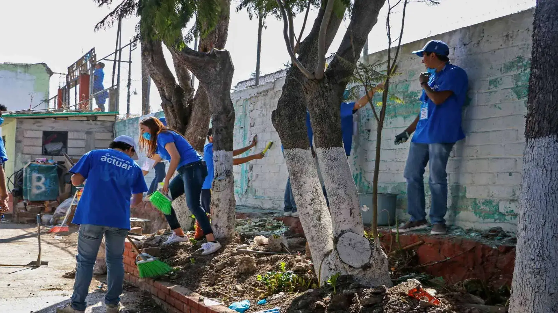 La comunidad del Tec Campus Toluca unió esfuerzos para pintar la escuela Mihuel Hidalgo en San Antonio Buenavista