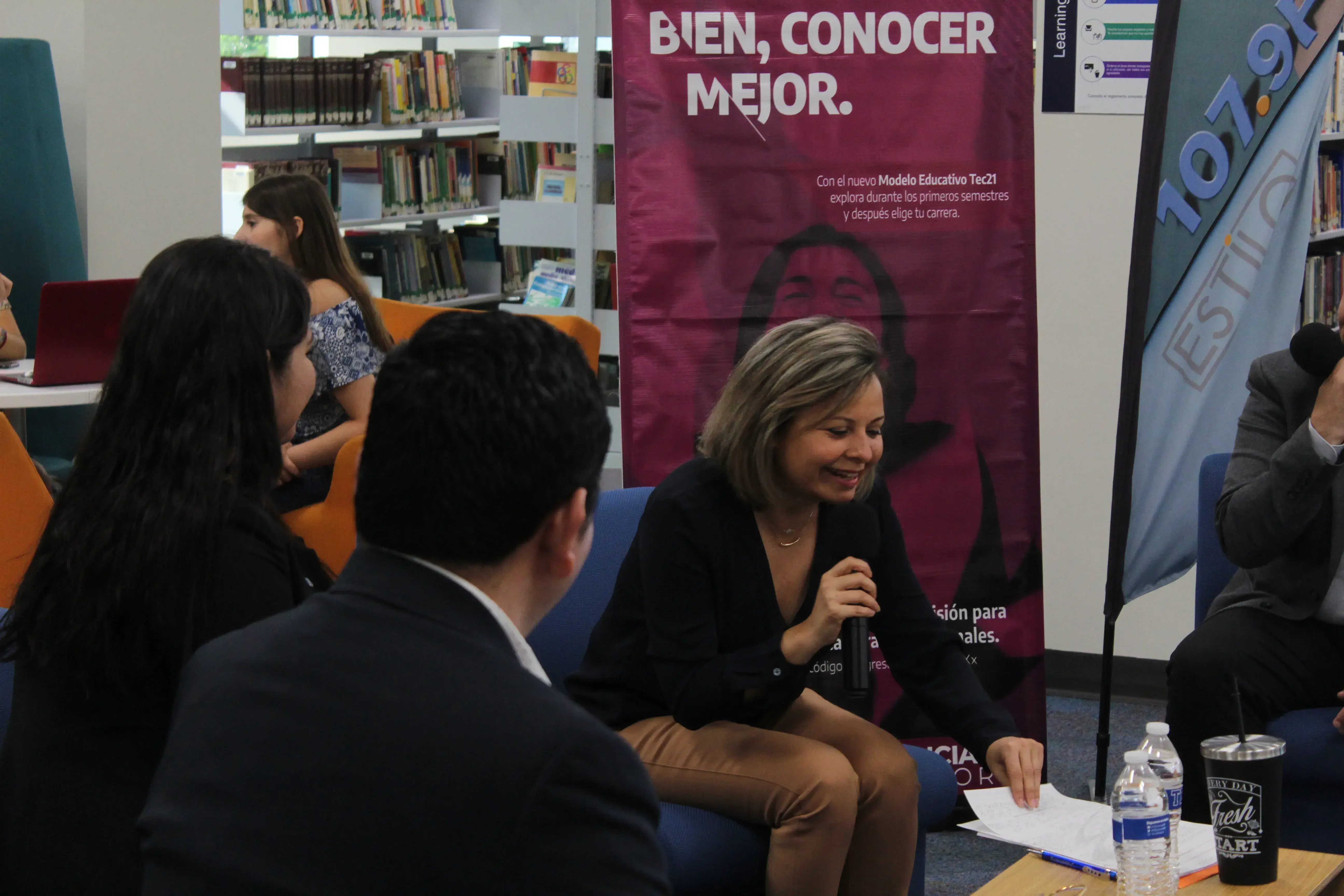 WE Radio en Campus Irapuato hablando sobre el modelo educativo TEC21