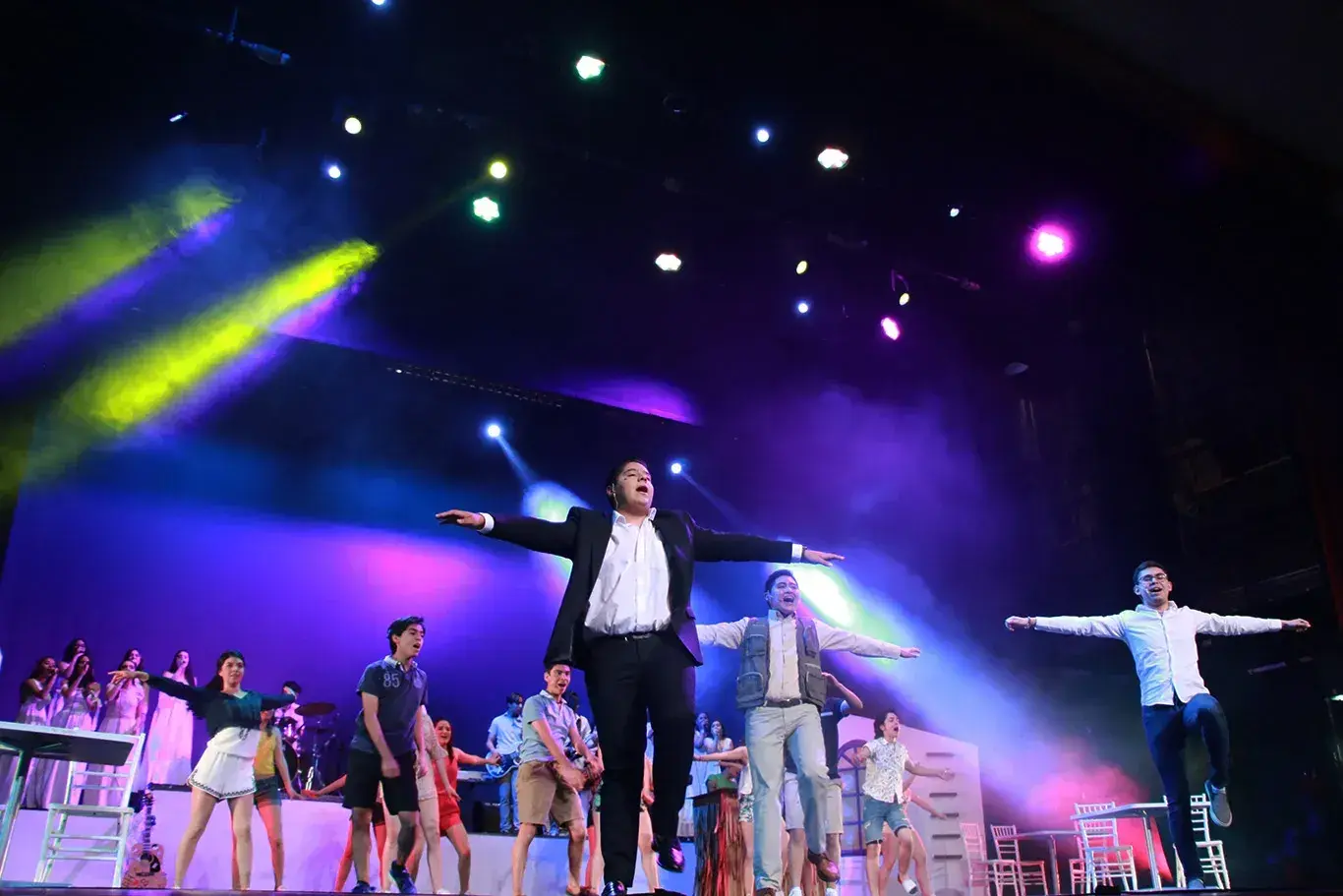 Ensamble Mamma Mia! 2019