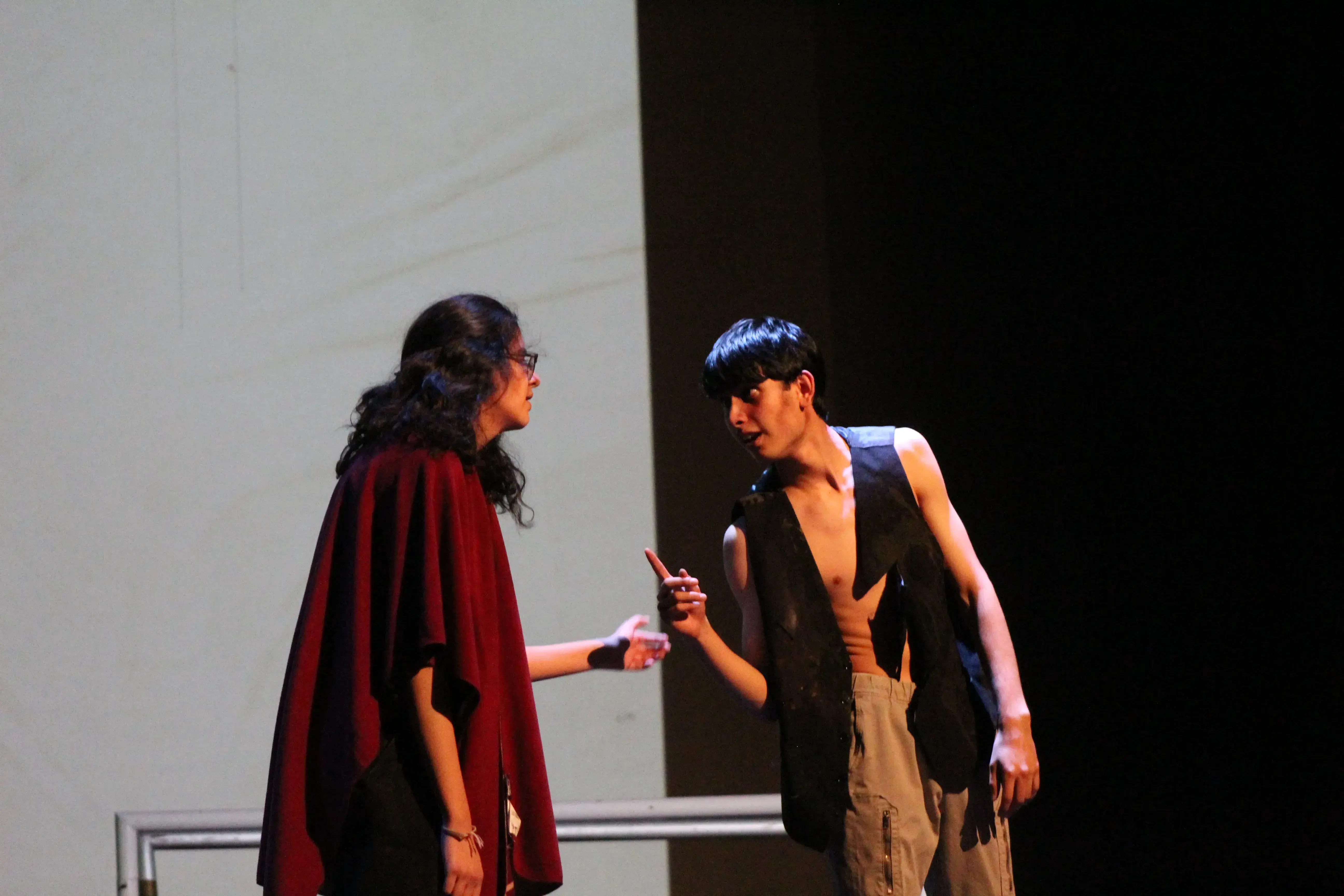 "Esperando a Godot: Teatro del Absurdo" Fotogalería