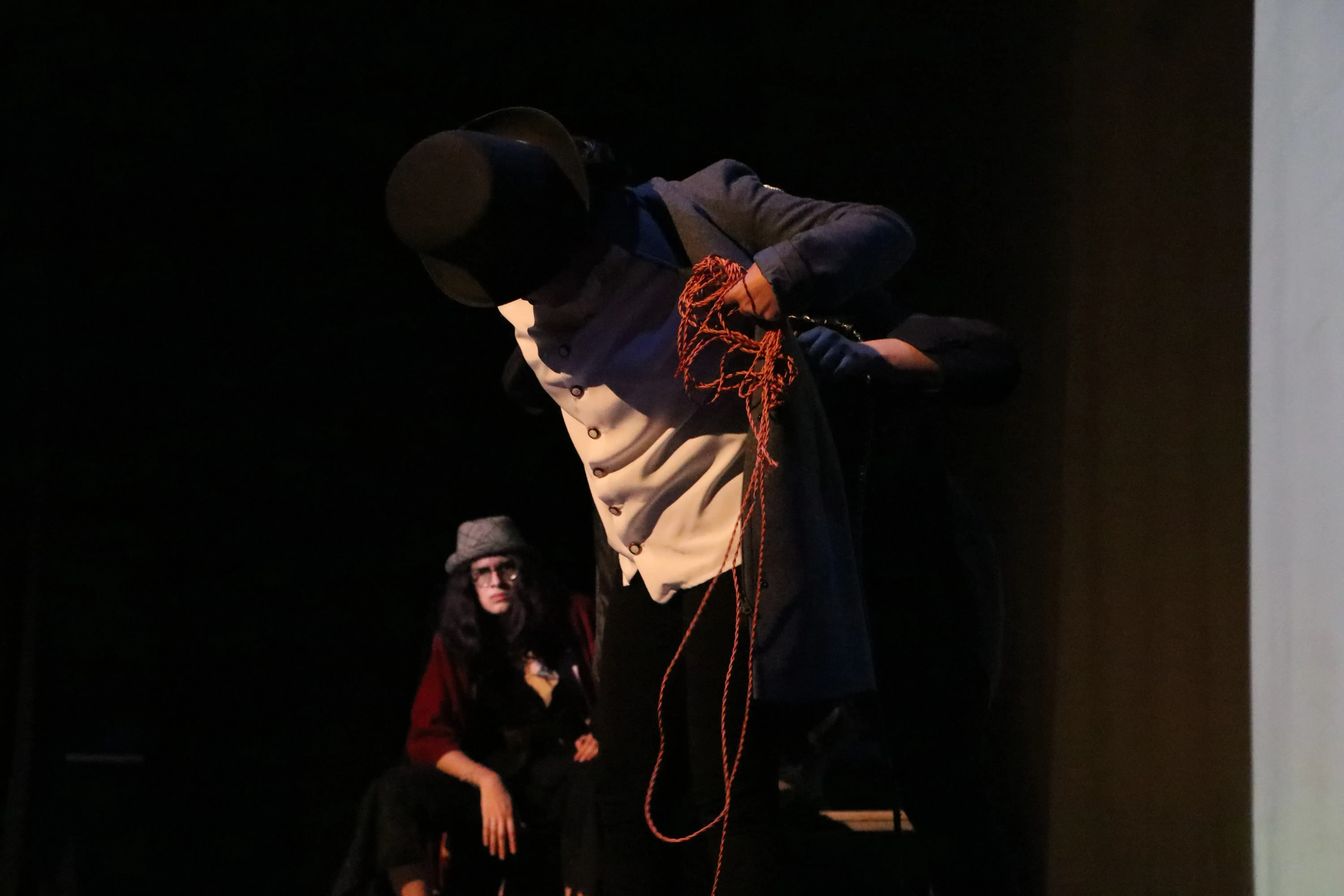 "Esperando a Godot: Teatro del Absurdo" Fotogalería