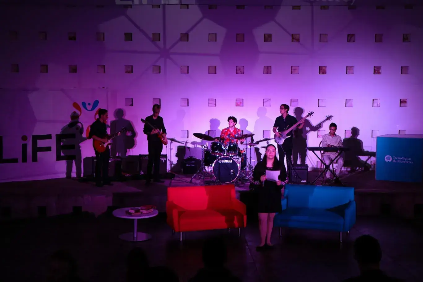Canto, danza, música en el festival de arte del tec de monterrey en Zacatecas