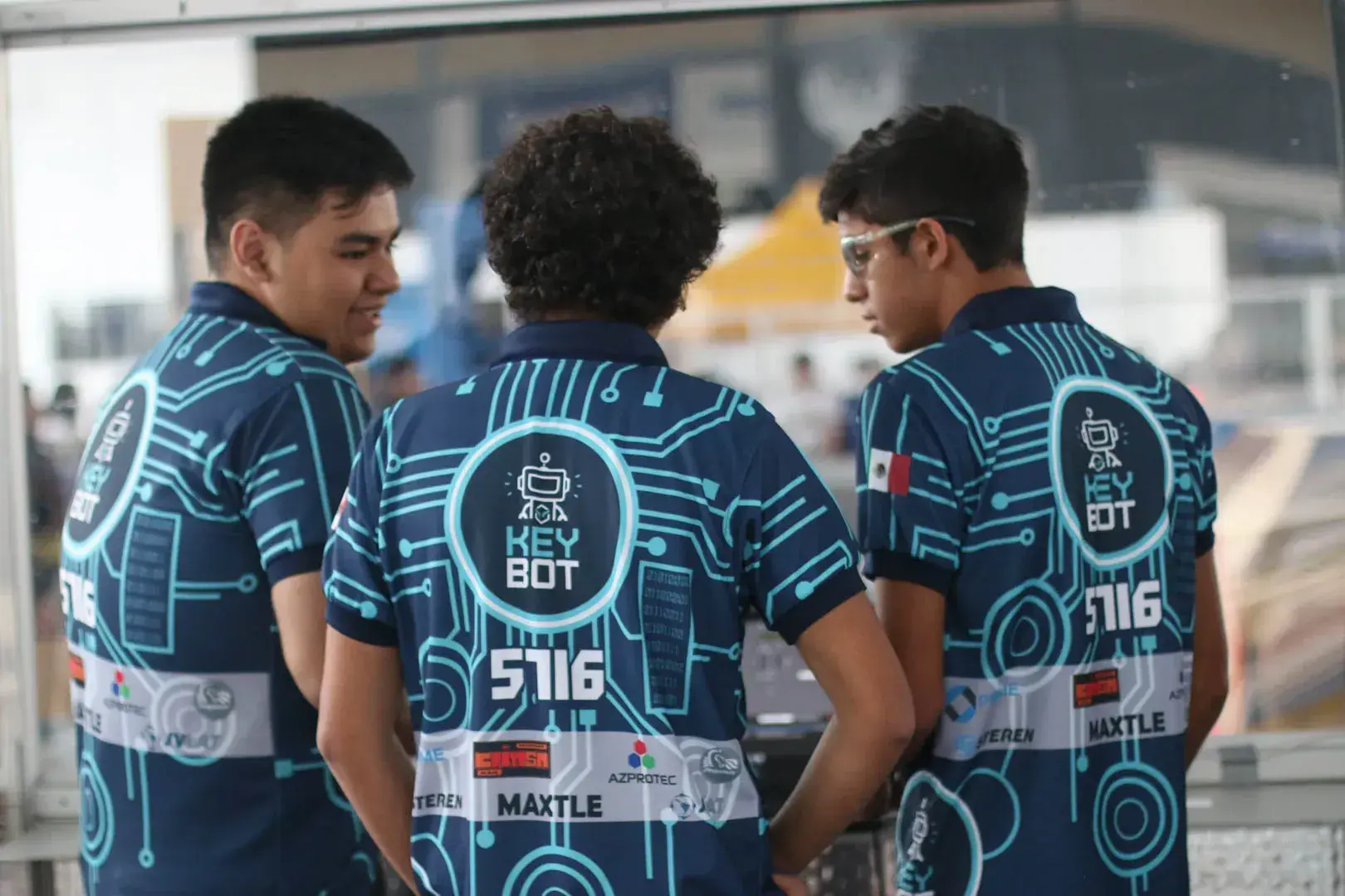 Driveteam del equipo KeyBot en pleno partido.