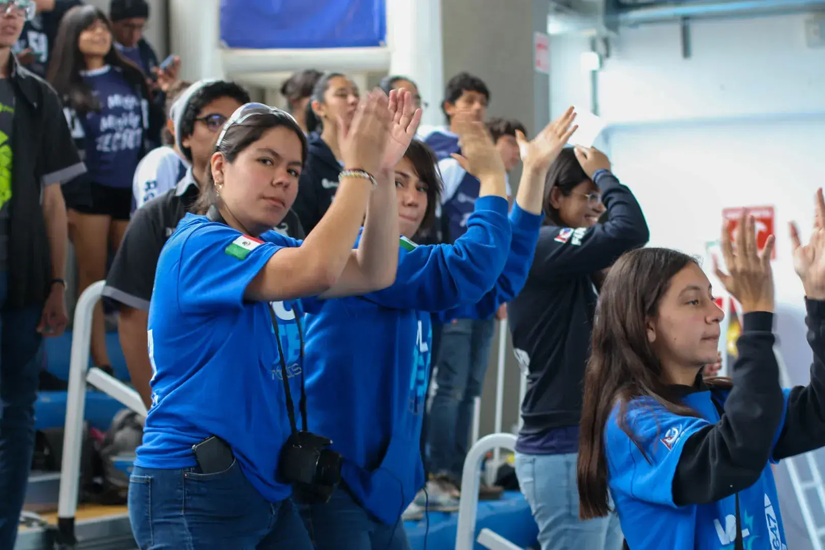 Equipo Voltec celebrando una victoria más.