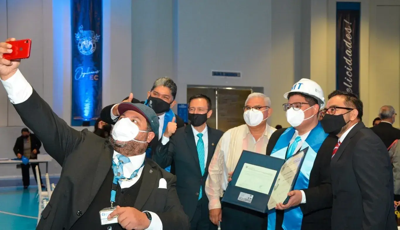 Graduación de alumnos de profesional 2021