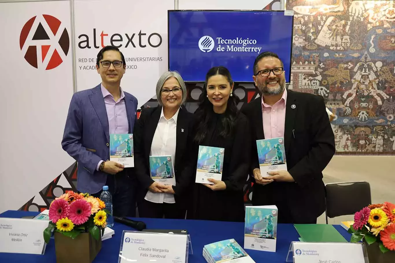 Presentan libro universidad cocredora del futuro en la FIL Guadalajara.