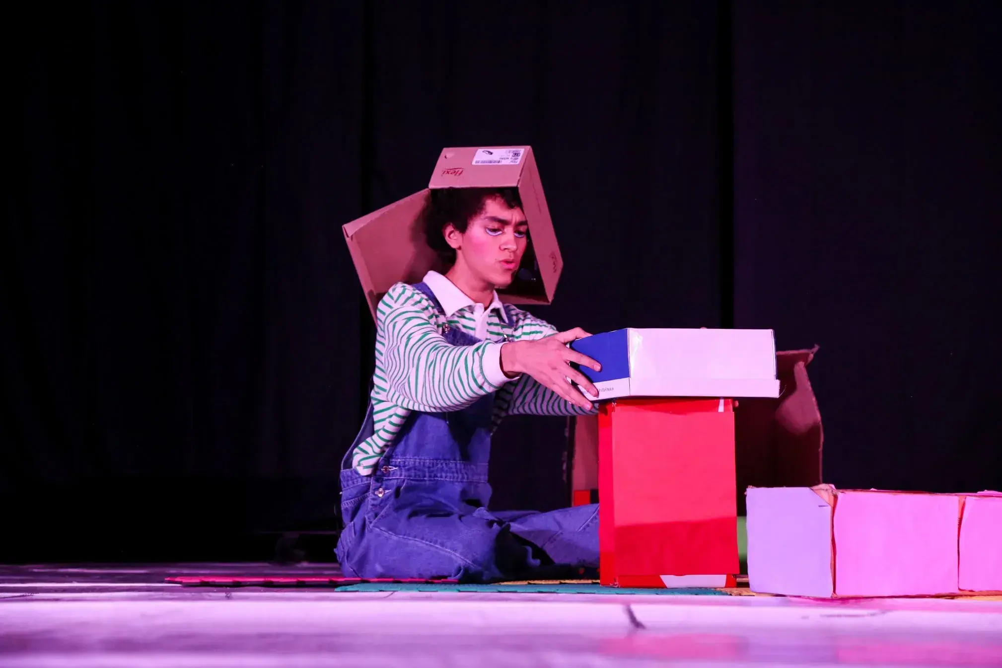 Alumno presentando un monoloho