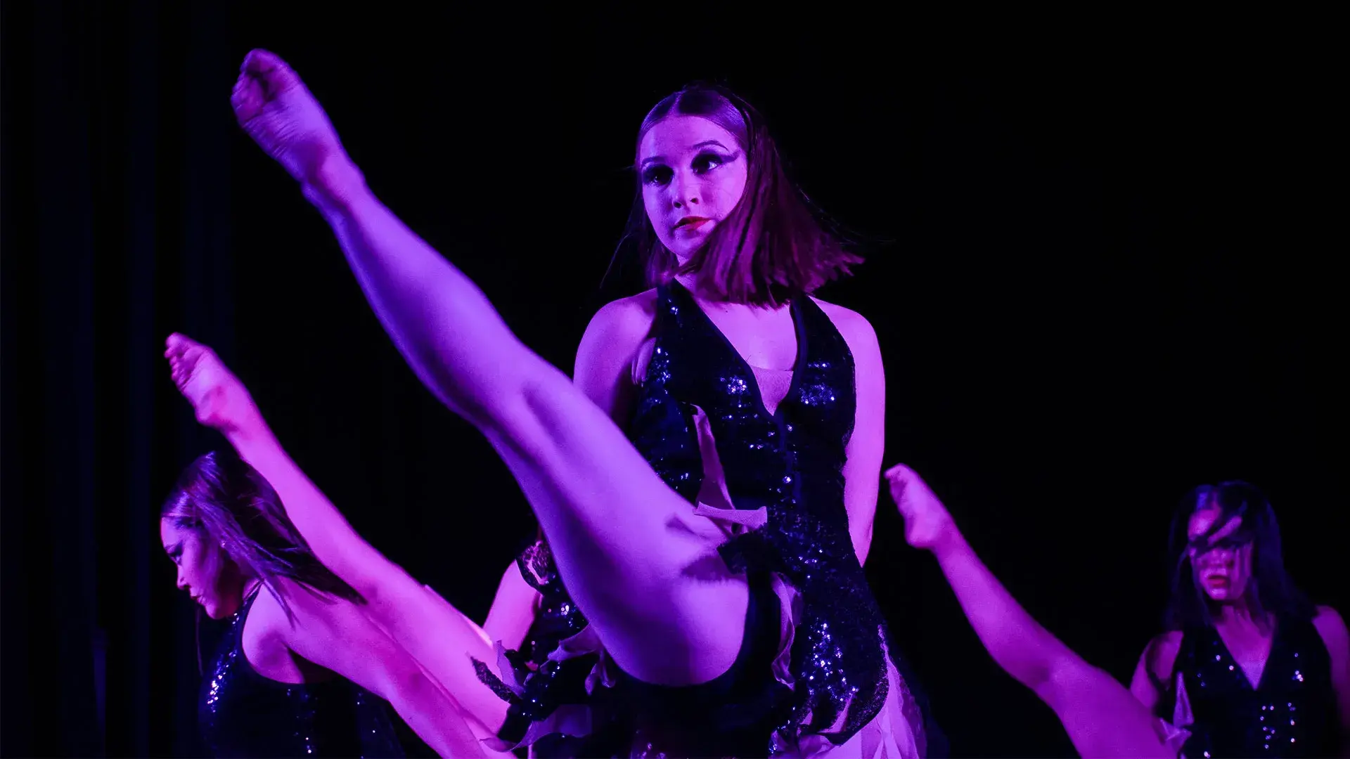 Bailarina negro hotel 66