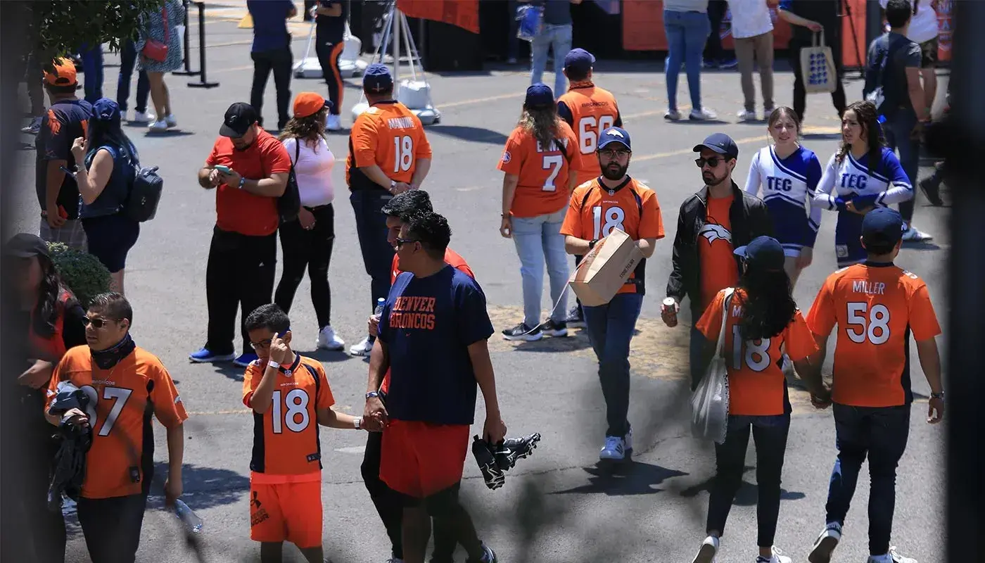 Denver Broncos Mexico Tour 2023 en Tec campus Santa Fe