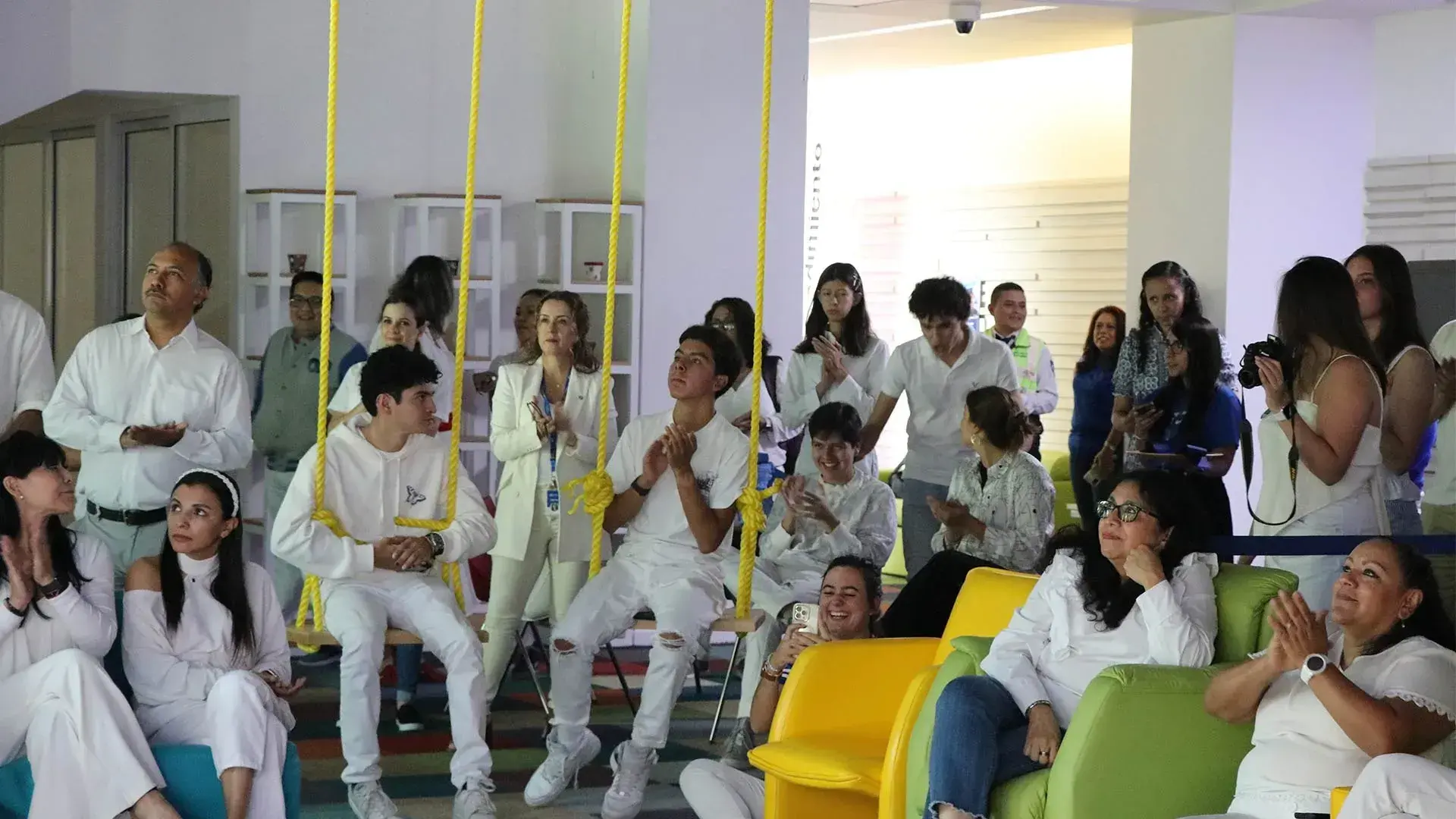 Comunidad Tec en la inauguración