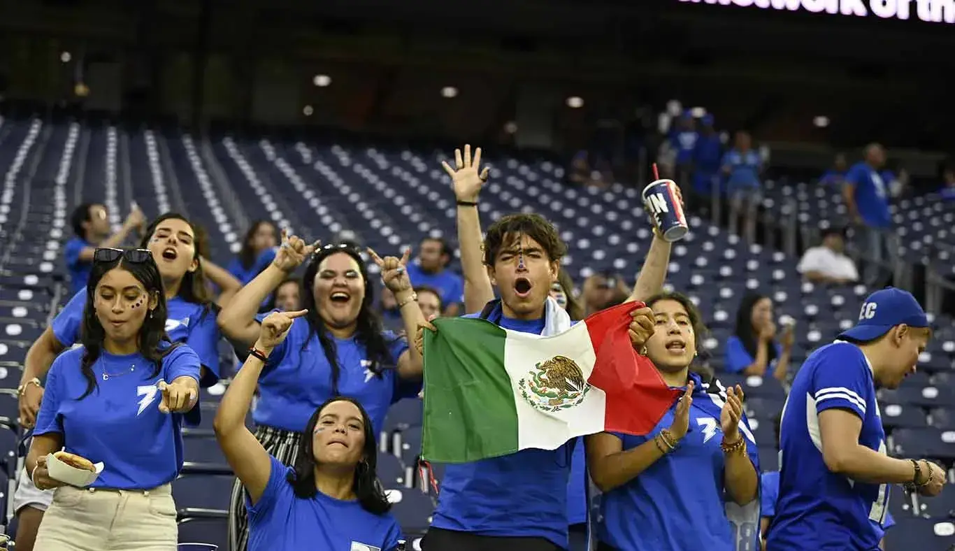 Clásico Borregos Monterrey contra Auténticos Tigres en Houston.