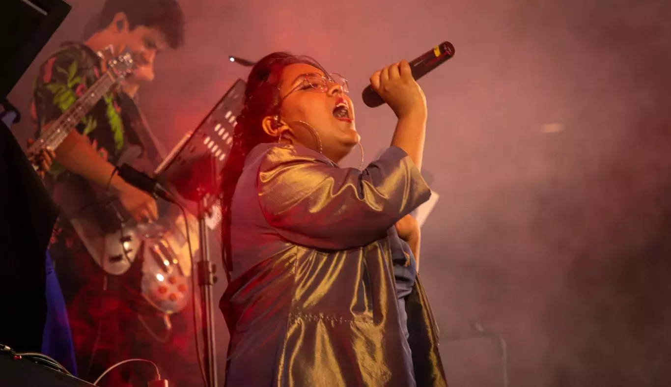Andrea cantante Arte y Cultura emocional