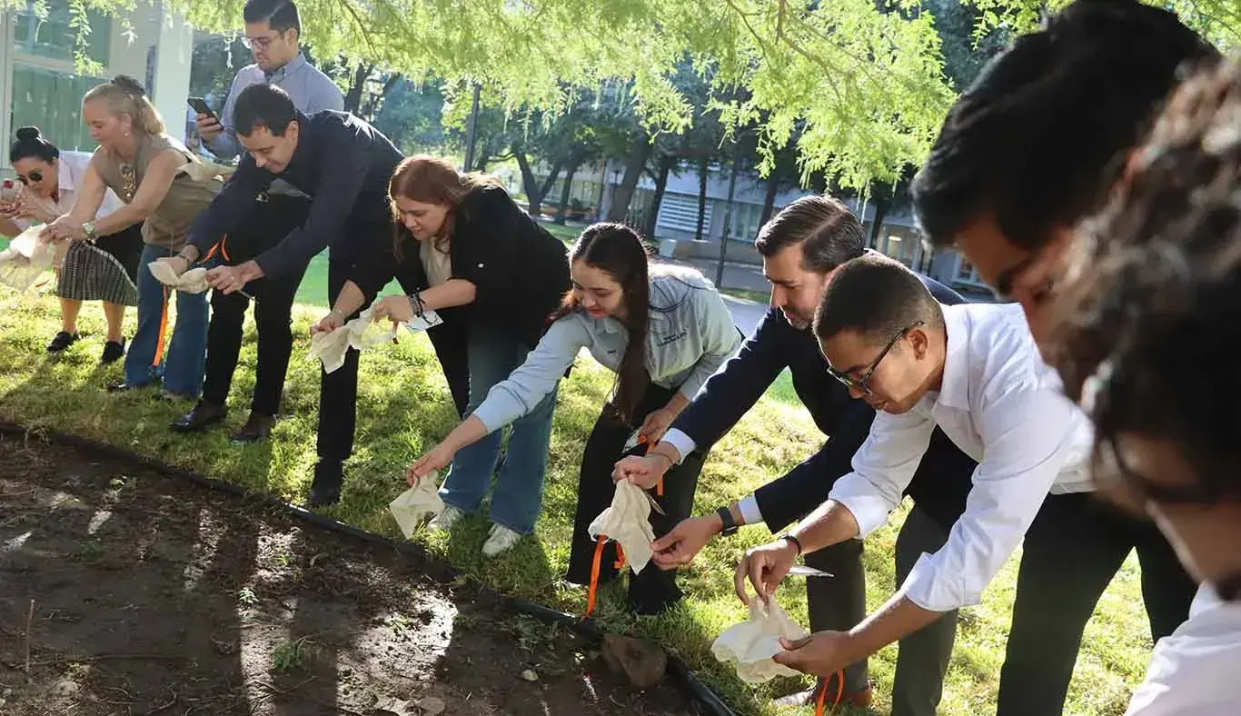 Ceremonia del Árbol de la Fraternidad en el 70 Aniversario