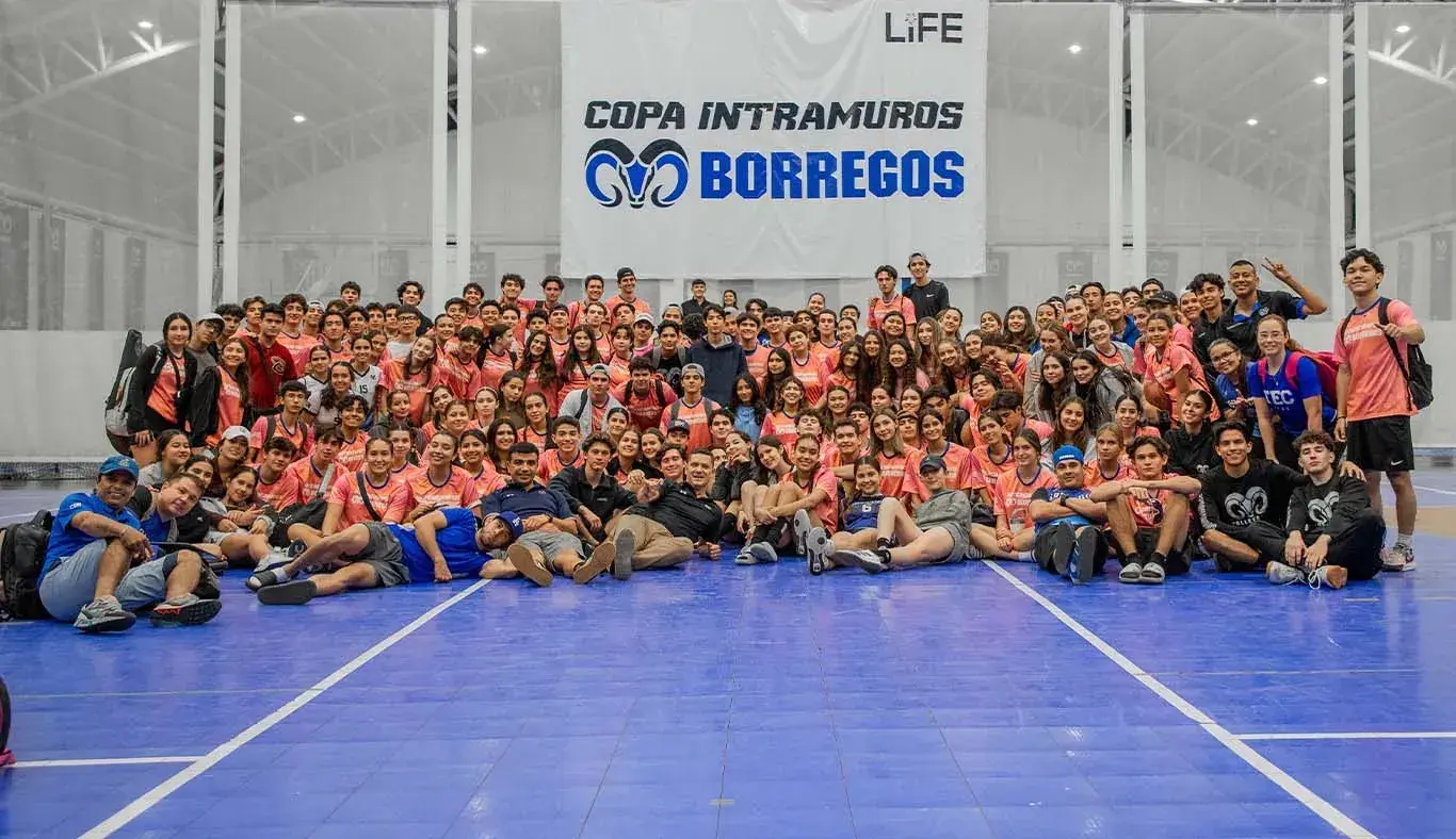 Delegación de Sonora Norte posa en arena. 