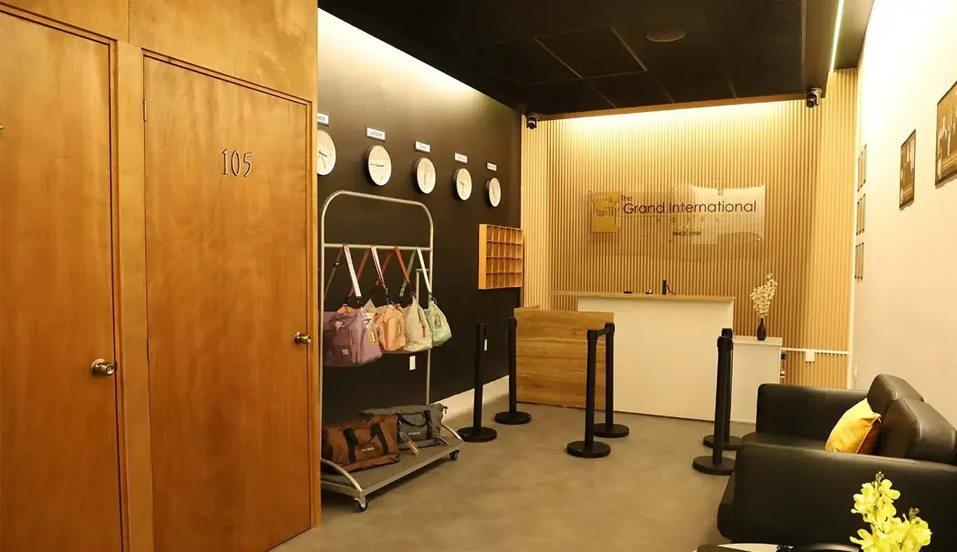 La sala de escape con temática de hotel.