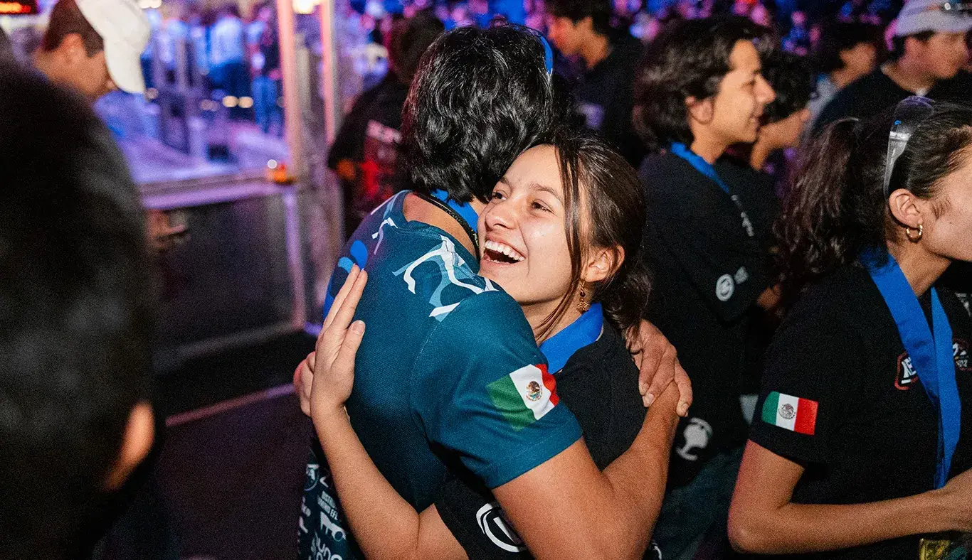 Festejan con abrazo la obtención de Impact Award en FIRST Regional Laguna 2025