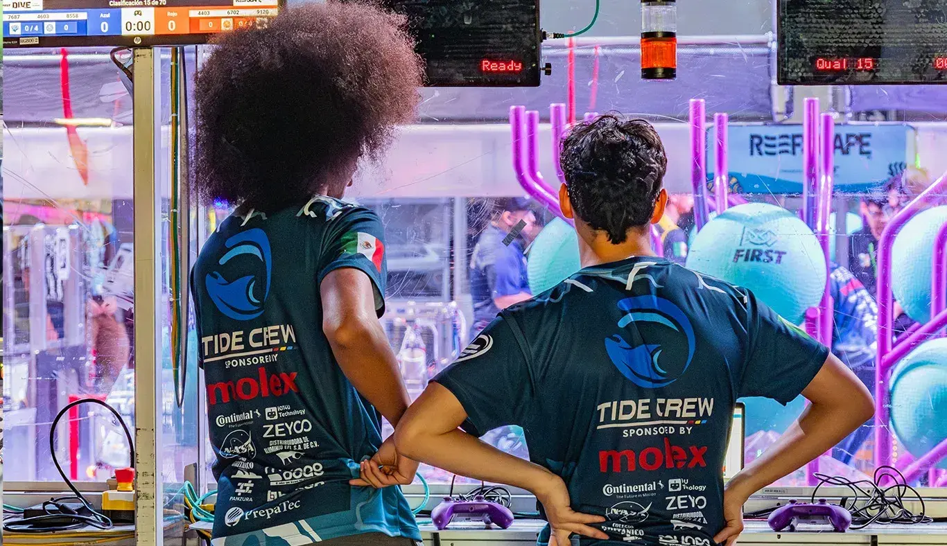 Drivers alistan su participación en el juego del robot en FIRST Regional Laguna 2025
